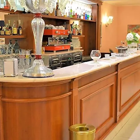 酒店 塞密拉米德皇宫酒店 卡斯特拉纳格罗泰