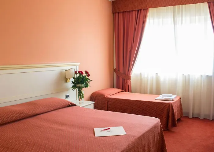 Semiramide Palace מלון 4*